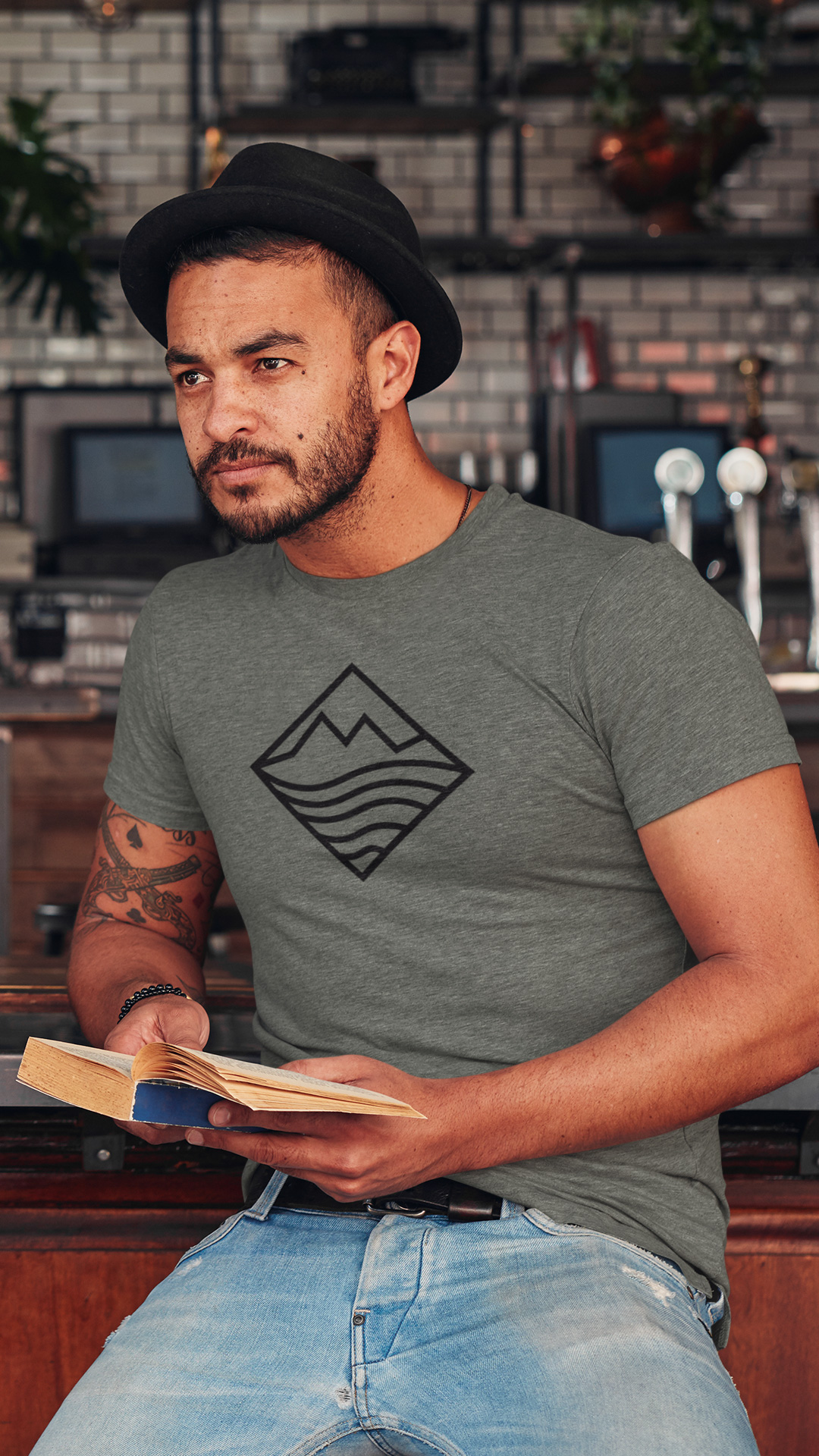 simple graphic tee shirt-01 palm-tree beach-graphic-t-shirt